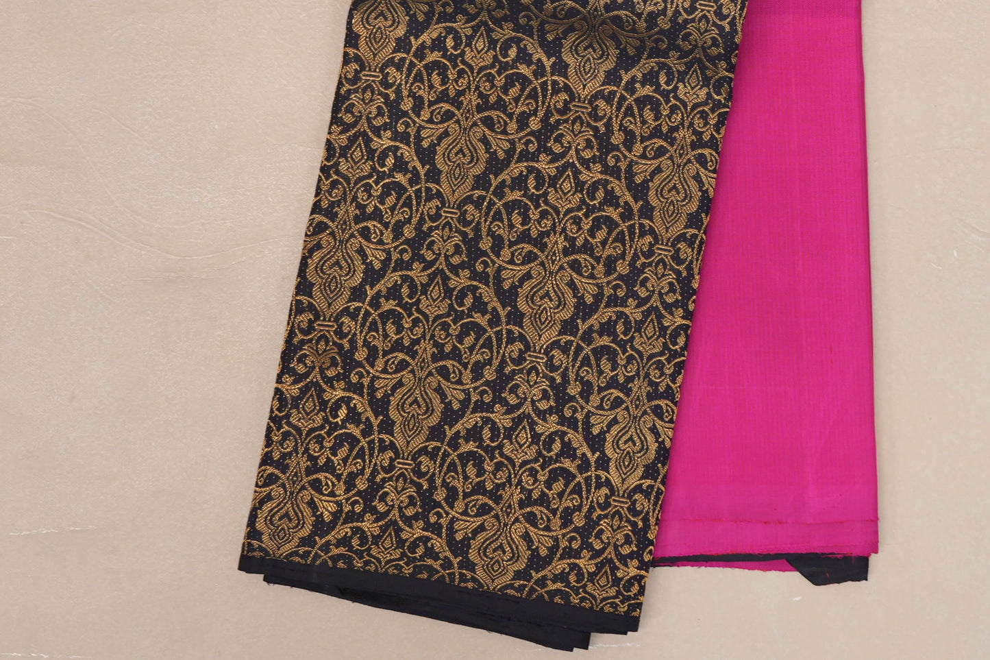 Bright Rani Pink with Black Border Vintage Kanjivaram Silk Saree border zoom