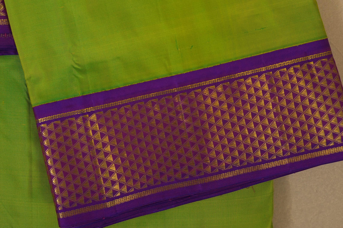 Fluorecent Green with magenta borders Ten yards silk saree by Shreenivas silks PSSR017976