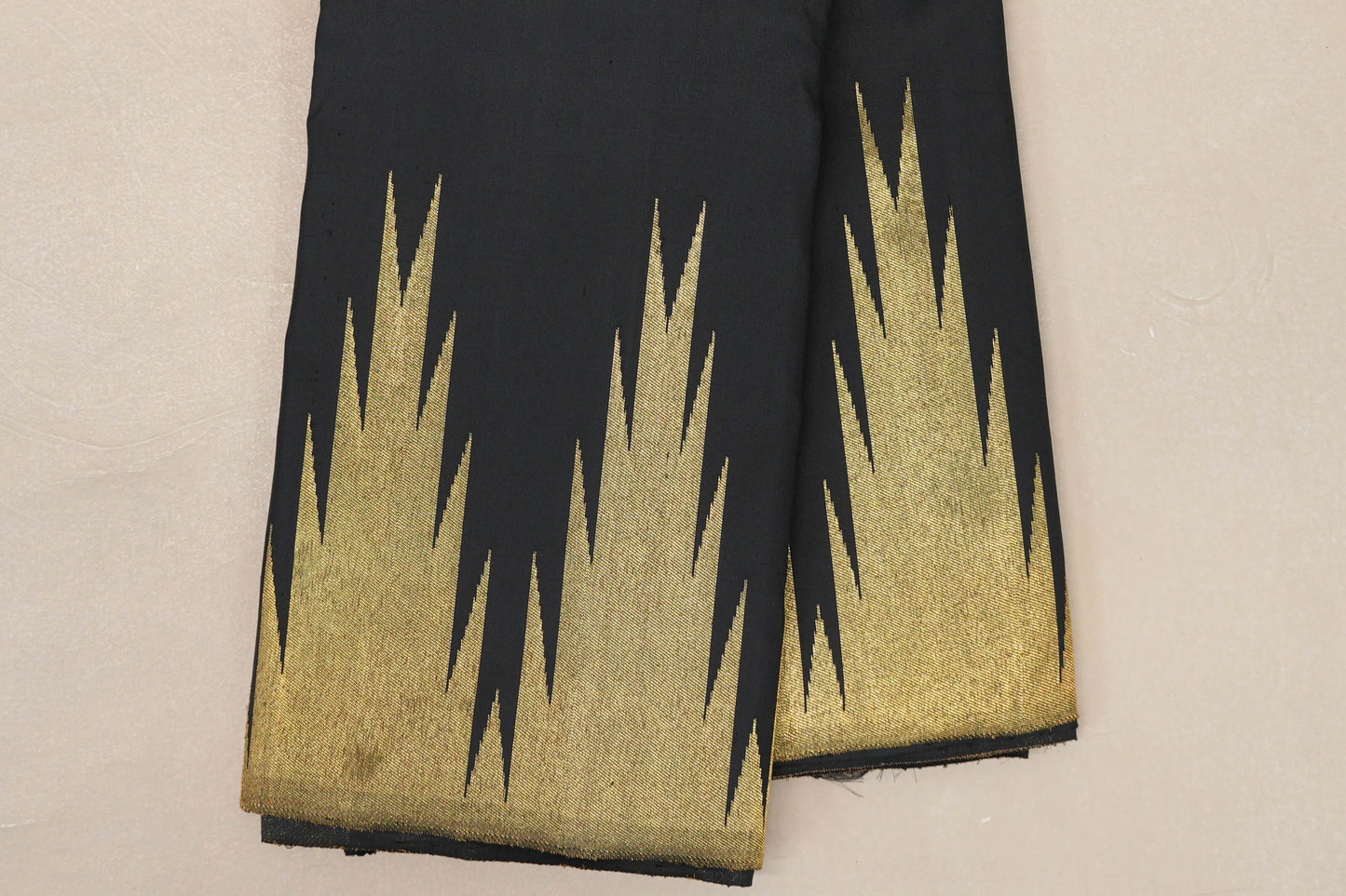 Black Vintage Kanjivaram Silk Saree by Shreenivas Silks PSSR019042