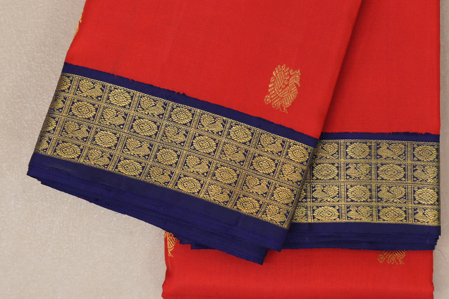 Bright Red Vintage Kanjivaram Silk Saree border zoom
