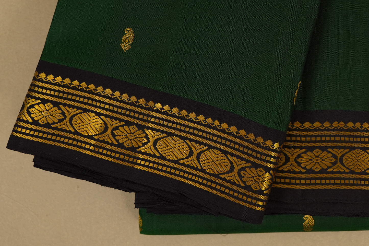 Bottle Green with Deep Brown Borders Kanjivaram Silk Saree borders