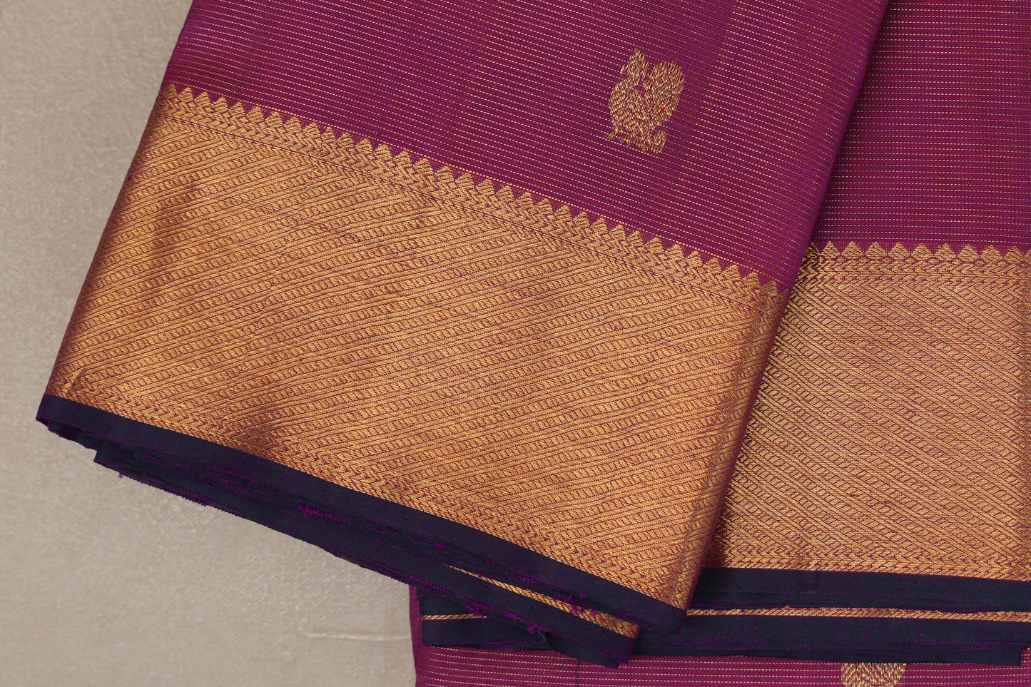 Dual Tone Magenta and Orange Vaira Oosi Vintage Kanjivaram Silk Saree borders
