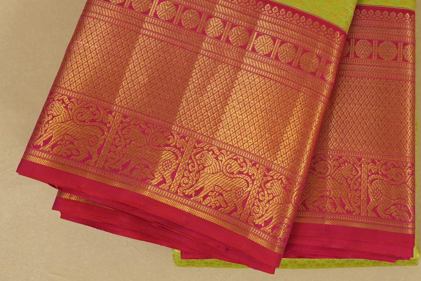 Elaichi Green with Pink Borders Vintage Kanjivaram Silk Saree borders