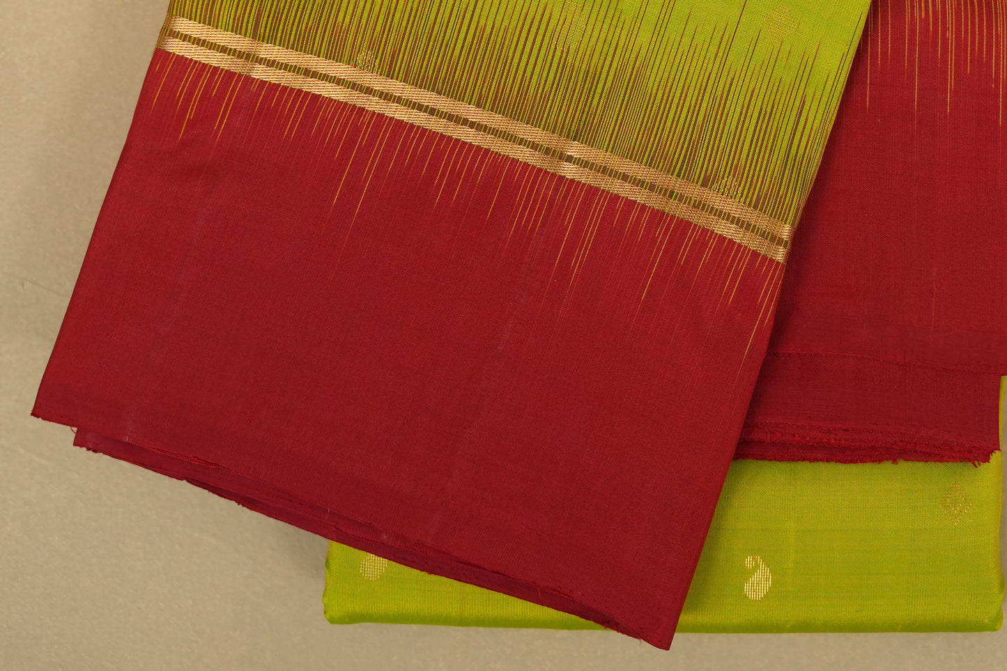 Fluorescent Green with Red Borders Light Weight Kanjivaram Silk Saree borders
