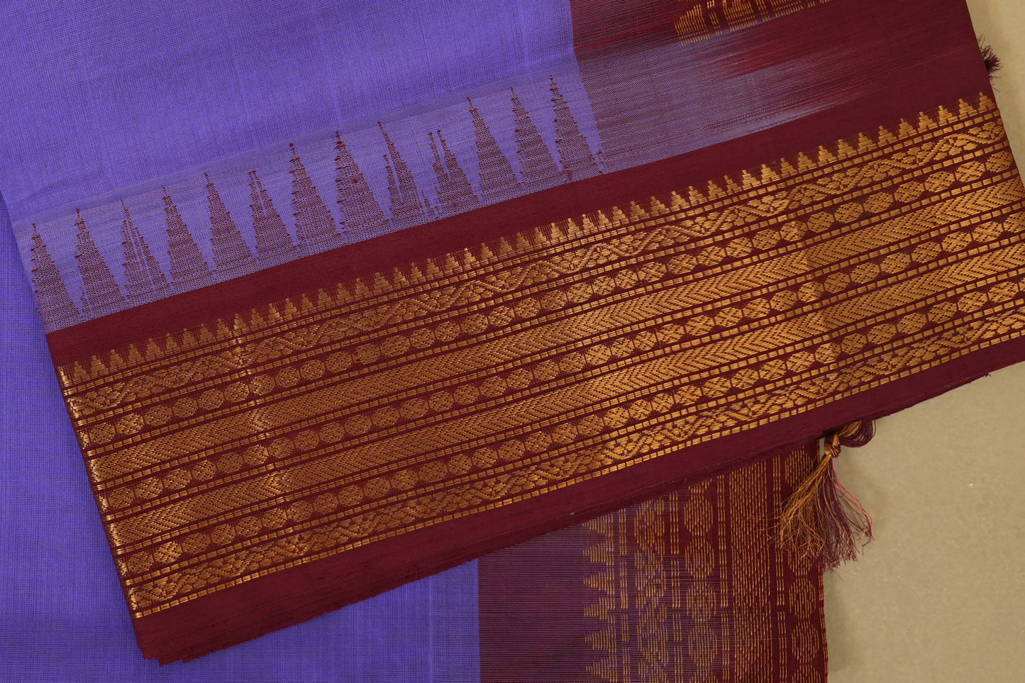 Lavender with Maroon Borders Silk Cotton Saree borders