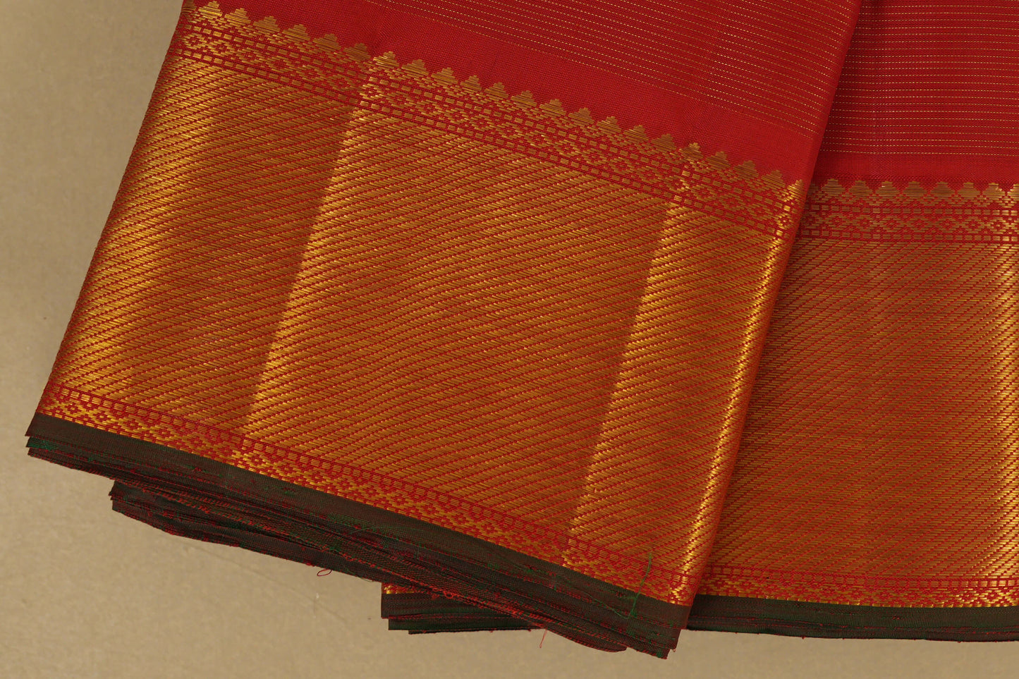 Red Vaira Oosi Vintage Kanjivaram Silk Saree by Shreenivas Silks PSSR018365