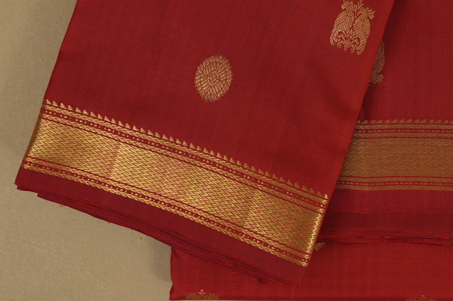 Red Vintage Kanjivaram Silk Saree by Shreenivas Silks PSSR018371