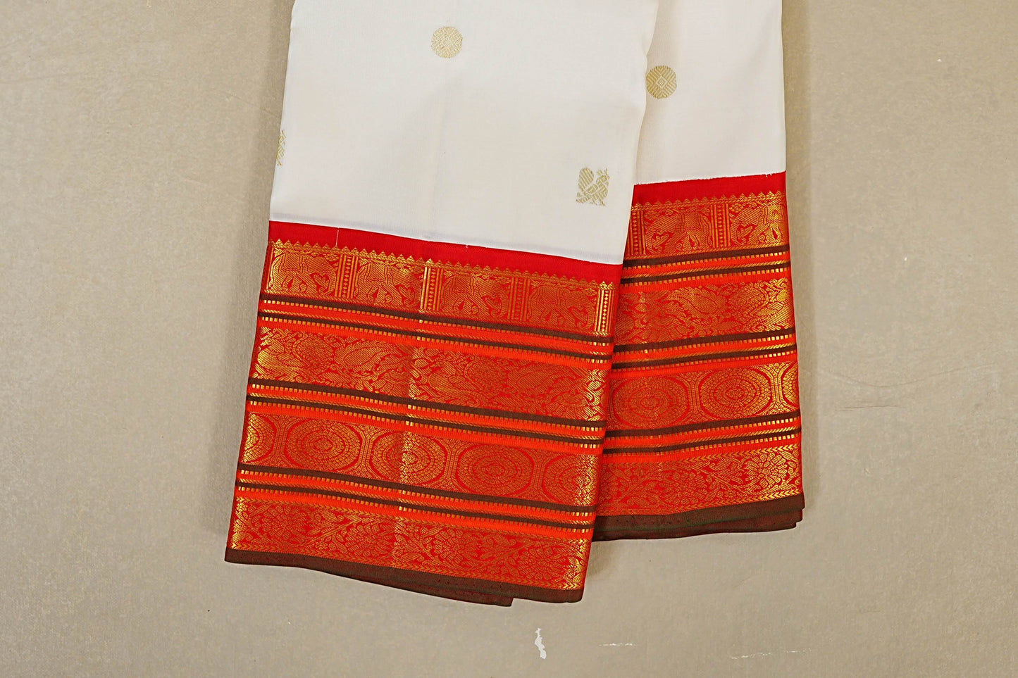 Off White with Bright Red Borders Vintage Kanjivaram Silk Saree border zoom