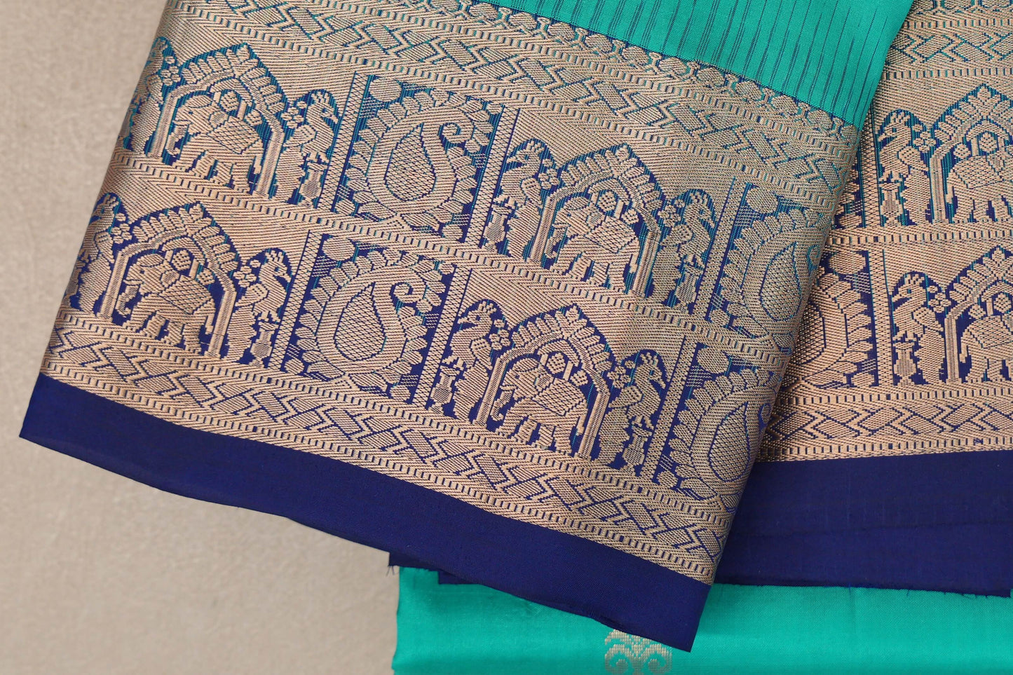 Aqua Green Light Weight Kanchipuram Silk Saree border zoom