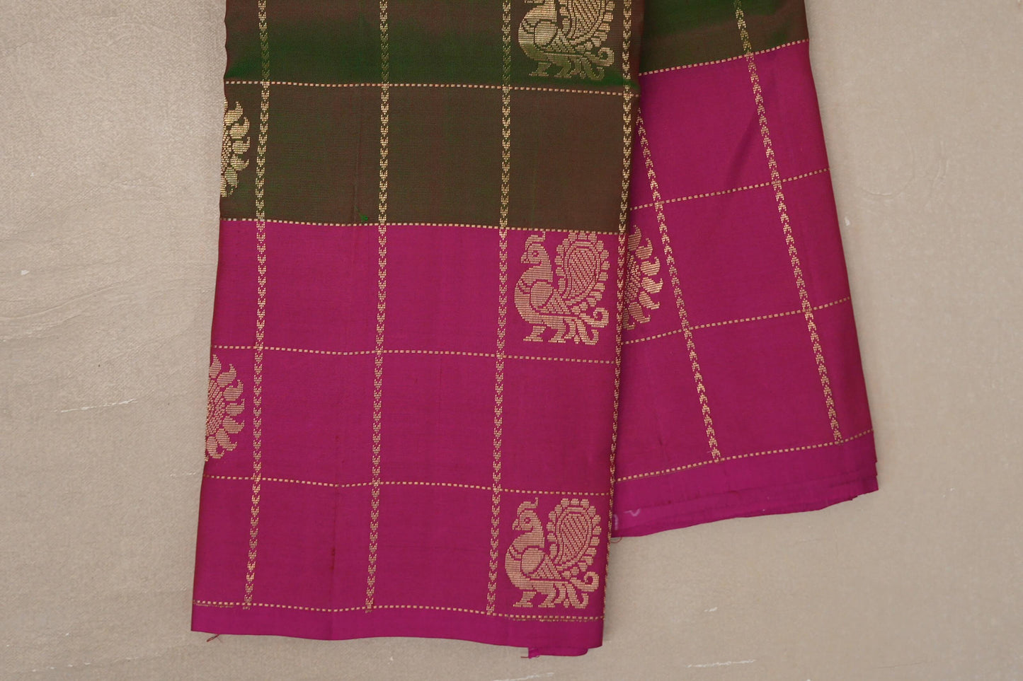 Dual Tone of Deep Maroon and Green Light Weight Kanchipuram Silk Saree border zooom