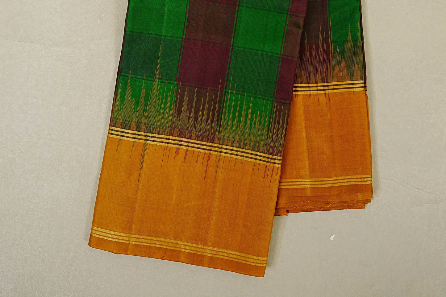 Parrot Green with Maroon Checks Light Weight Kanchipuram Silk Saree border zoom