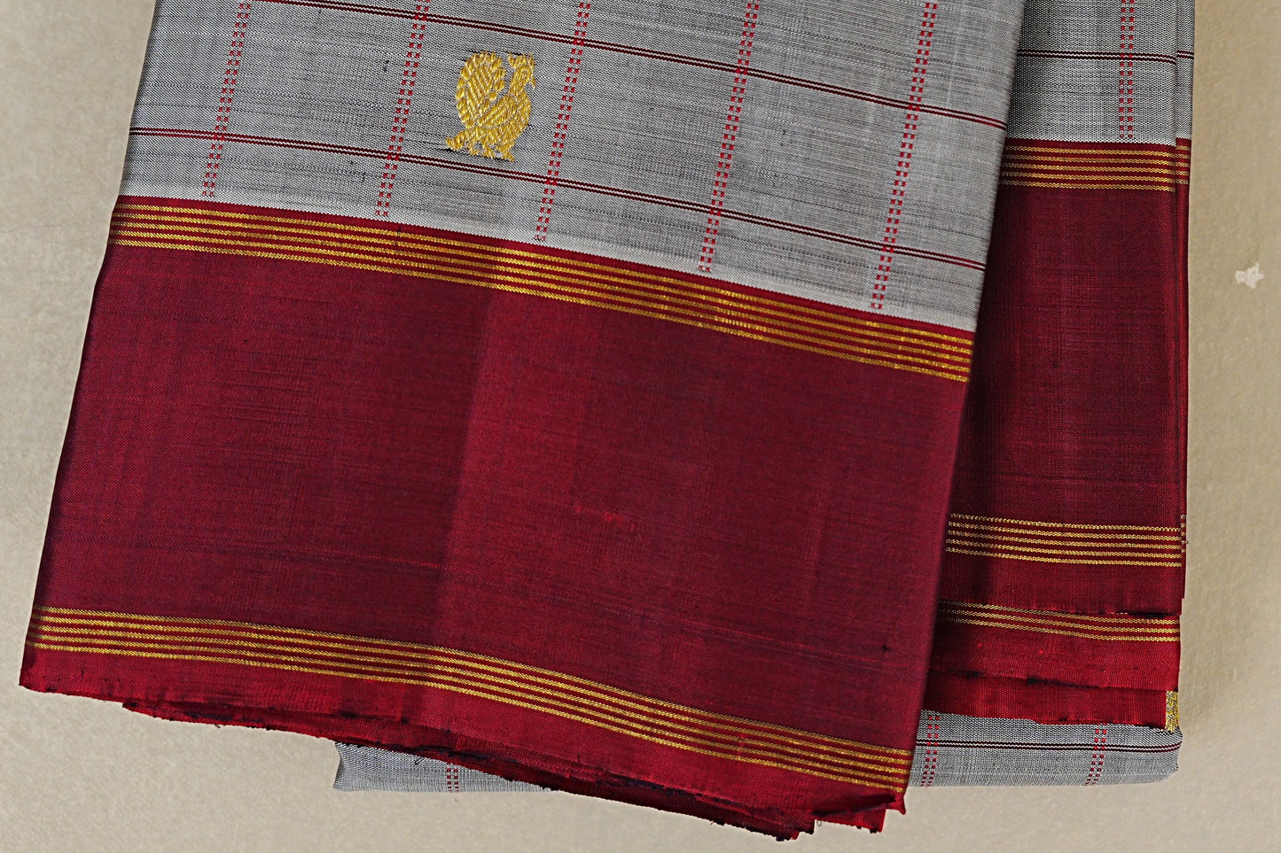 Grey Vintage Kanjivaram Silk Saree border zoom