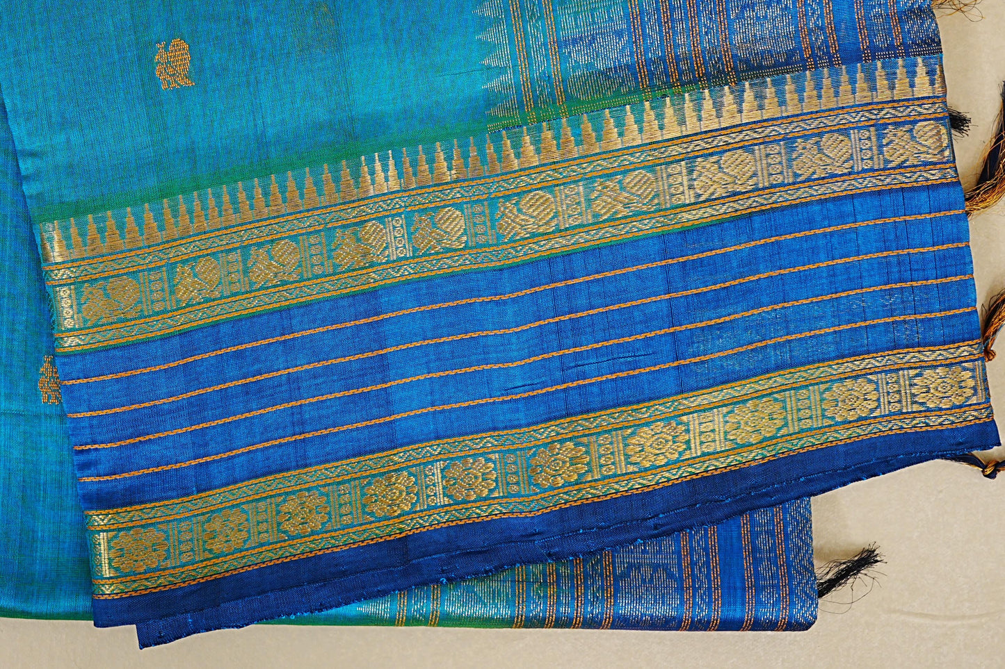 Peacock Blue with Deep Blue Borders Silk Cotton Saree border zoom