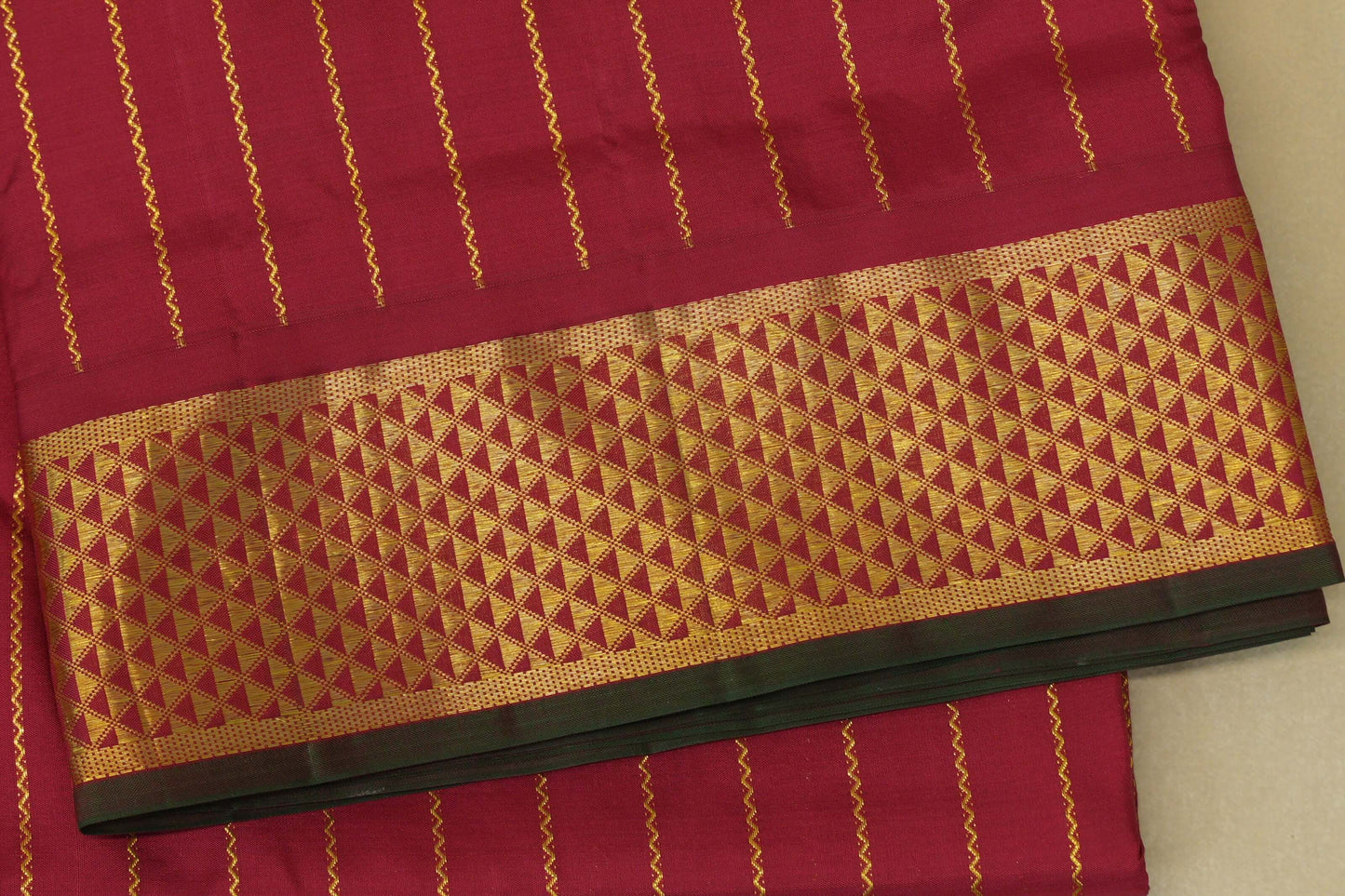 Deep Red Ten yards Beldhary silk border zoom