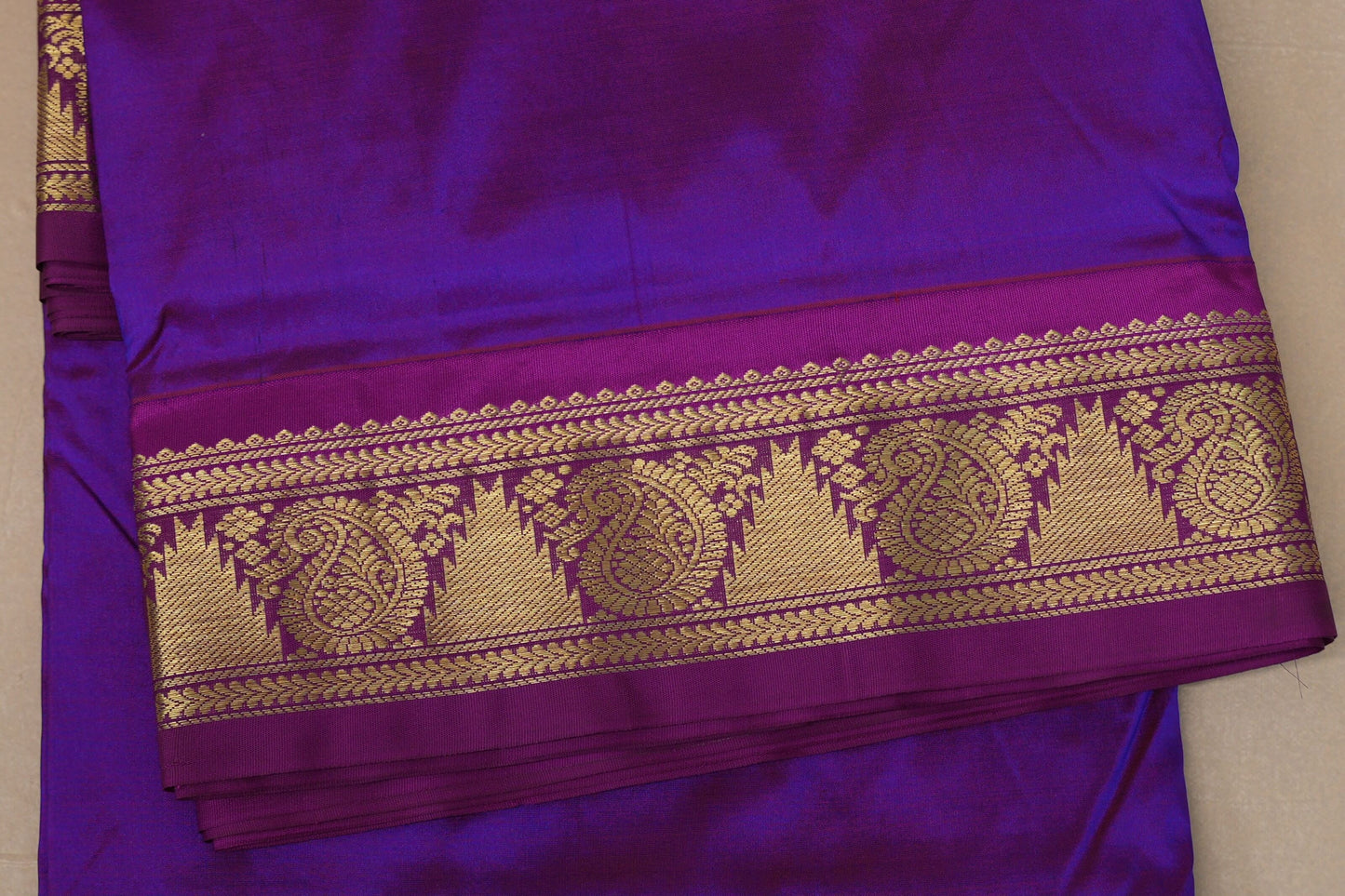 Dual Tone of blue and magenta Ten yards silk saree border