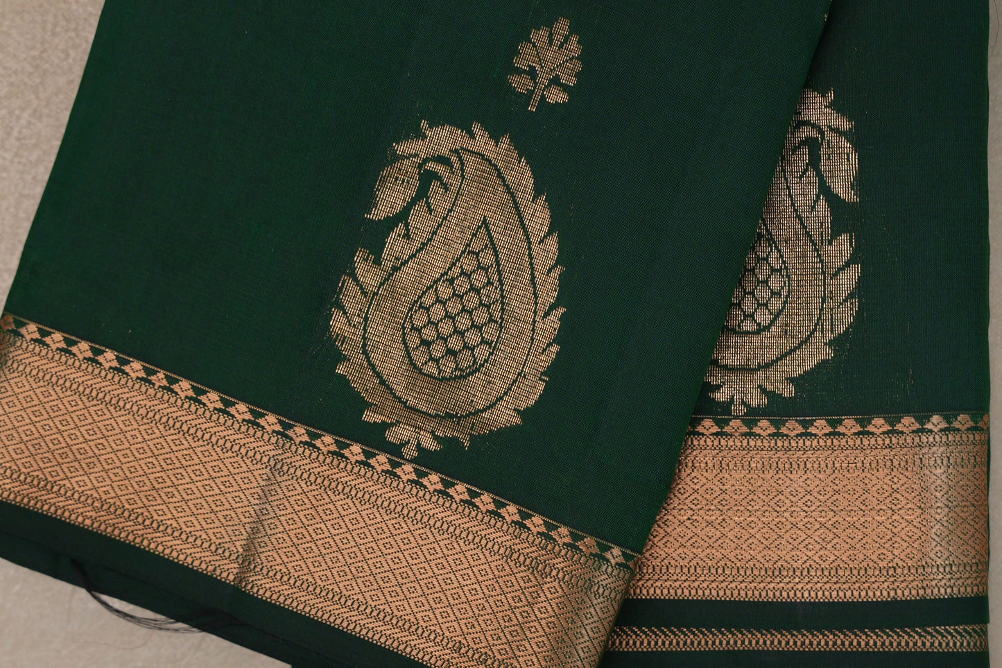 Deep Bottle Green Light Weight Kanchipuram Silk Saree border
