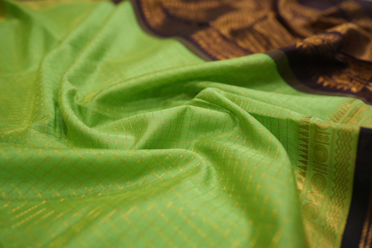 Bright Parrot Green Silk Cotton Saree zoom