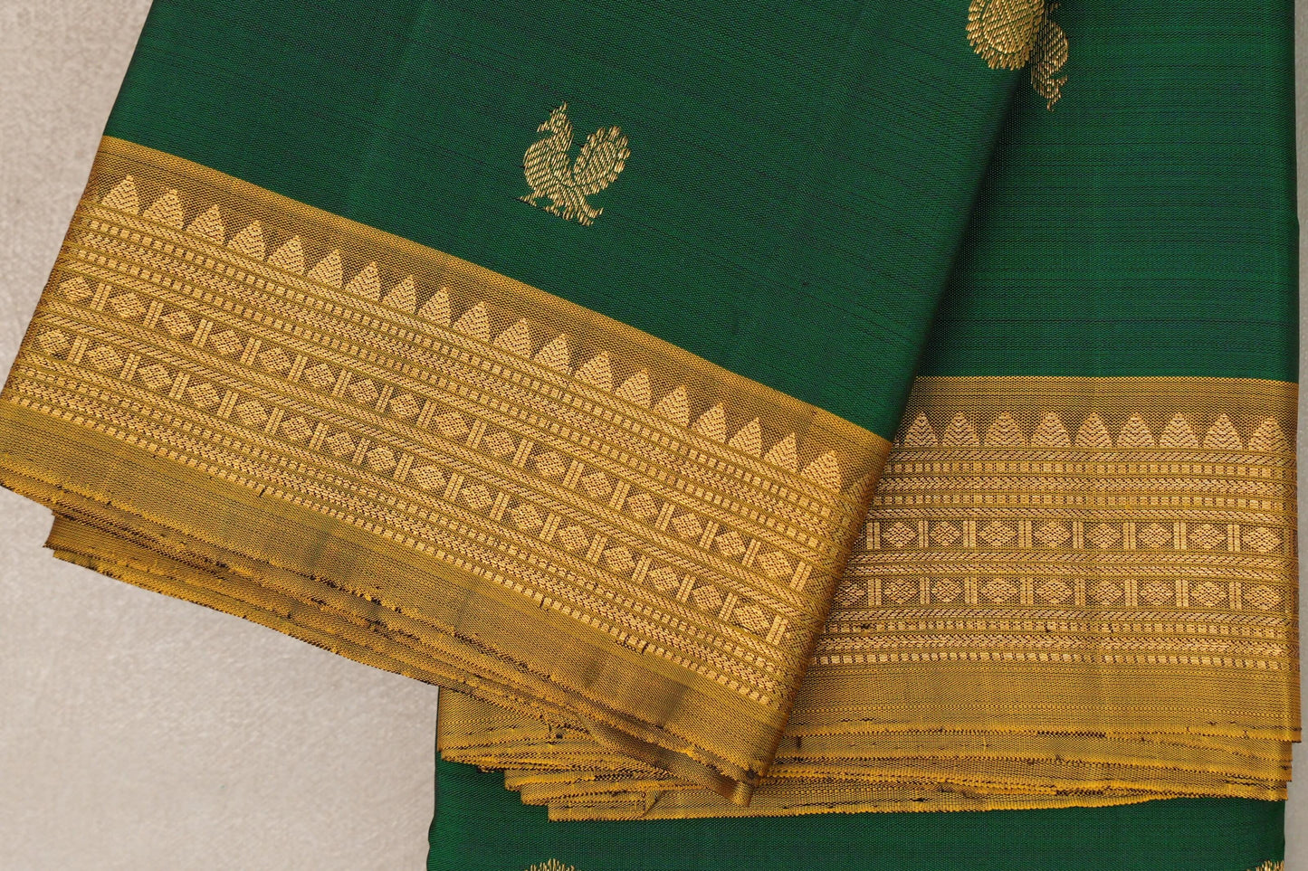 Deep Green Vintage Kanjivaram Silk Saree borders