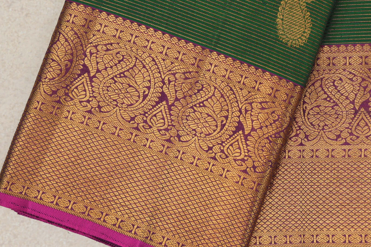 Deep Leaf Green Vintage Kanjivaram Silk Saree border zoom