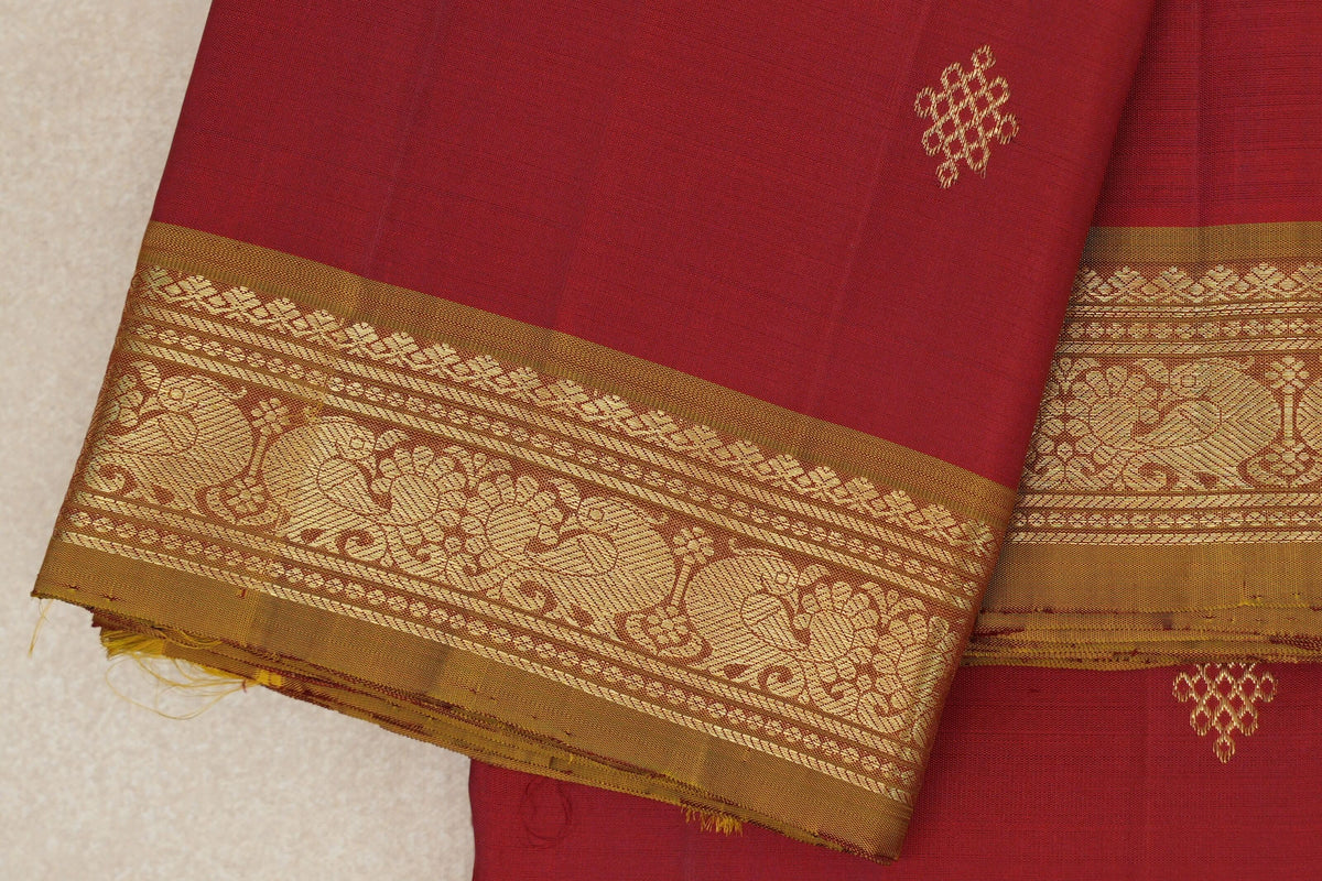 Deep Red vintage kanjivaram sareeborder zoom
