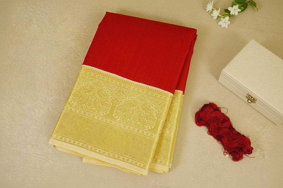 Why Handloom Kanjivaram Silk Sarees Have a Distinct Edge Finish