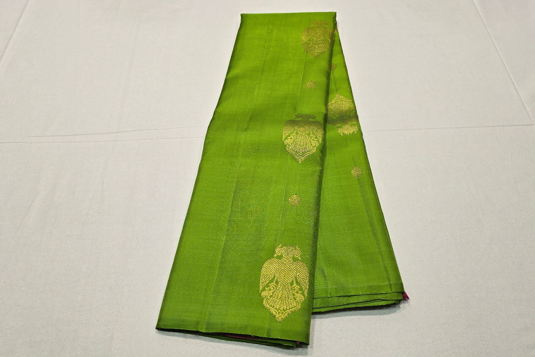 Parrot Green Borderless Kanjivaram Silk Saree by Shreenivas Silks PSSR015821 - Parisera