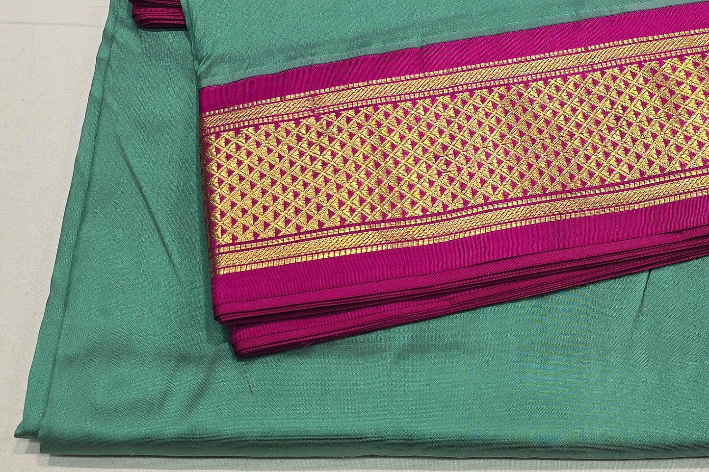 Ten yards silk saree by Shreenivas silks PSSR016109