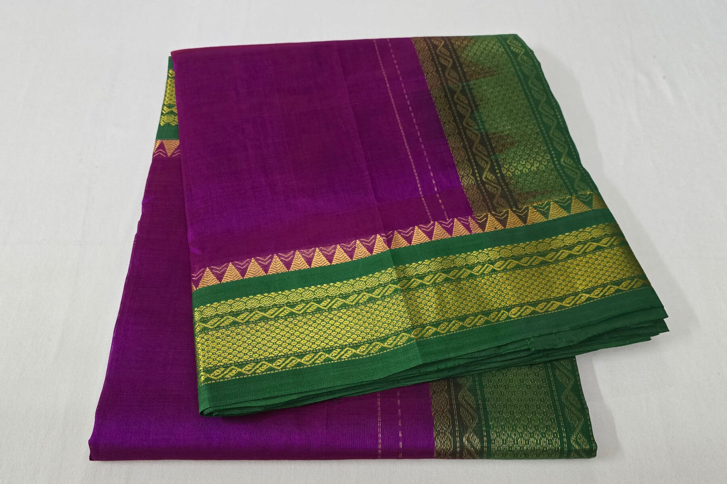 Plain magenta silk cotton saree