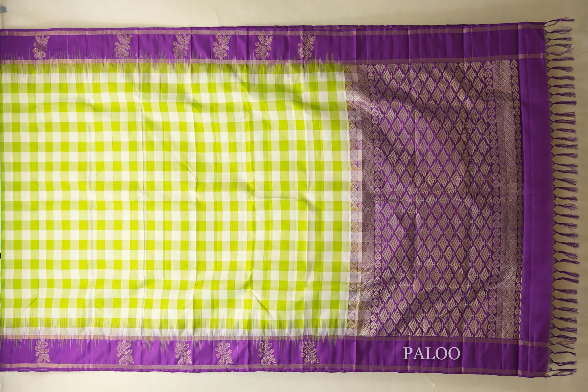 Lime Green and Off White Checks  Light Weight Kanjivaram Silk Saree paloo