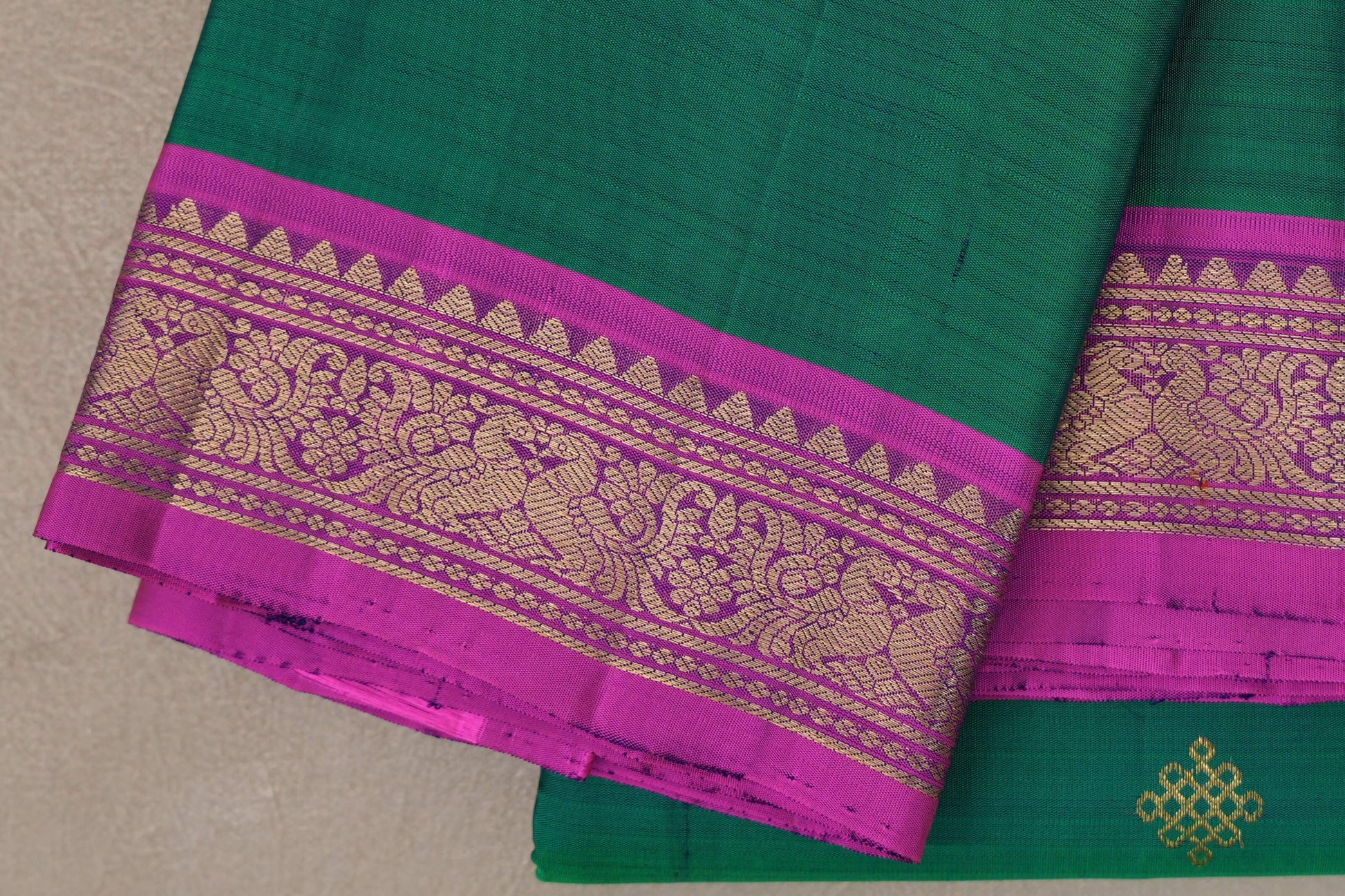 Dual Tone of Green & Blue Vintage Kanjivaram Silk Saree by Shreenivas Silks border
