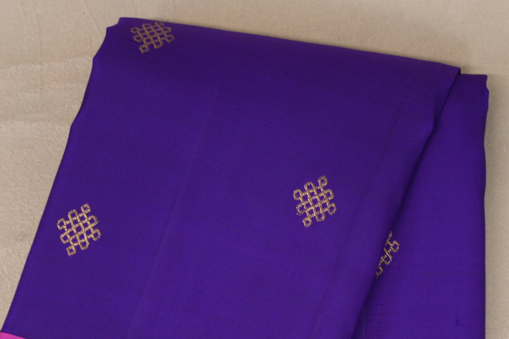 Violet Purple Vintage Kanjivaram Silk Saree  body zoom