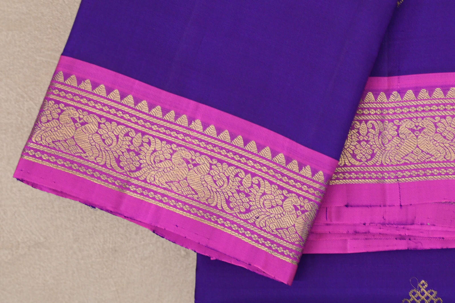 Violet Purple Vintage Kanjivaram Silk Saree border zoom