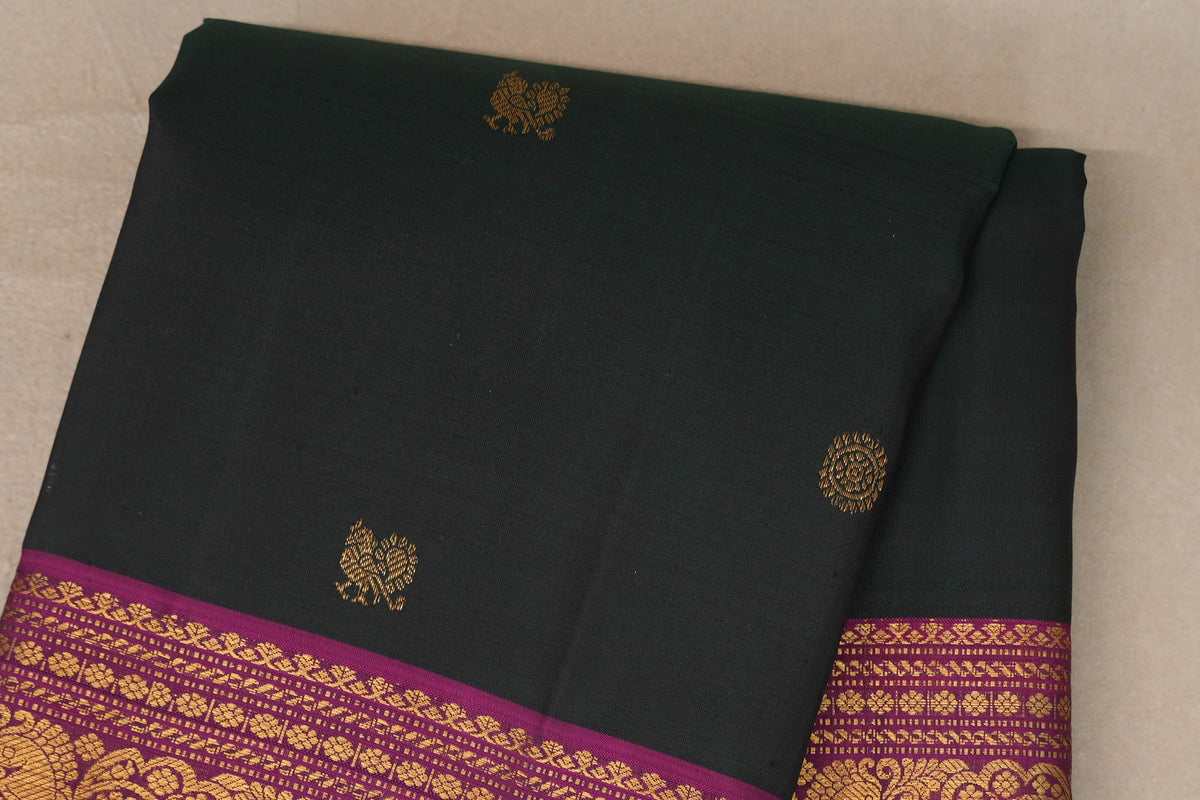 Deep Bottle Green Vintage Kanjivaram Silk Saree body zoom