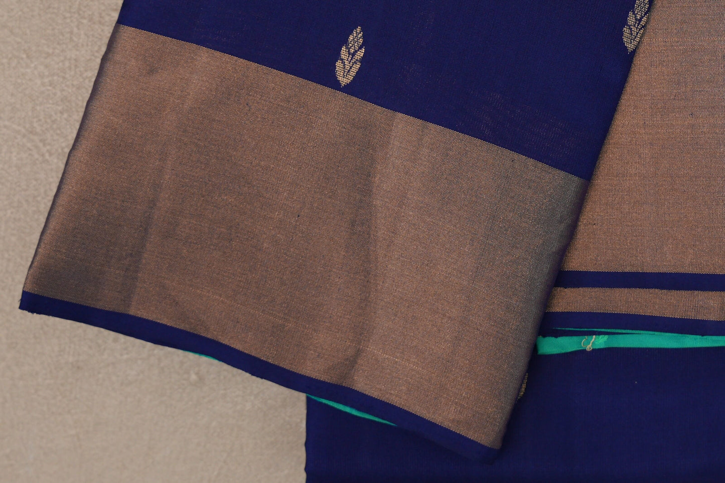 Deep Blue Light Weight Kanchipuram Silk Saree border zoom