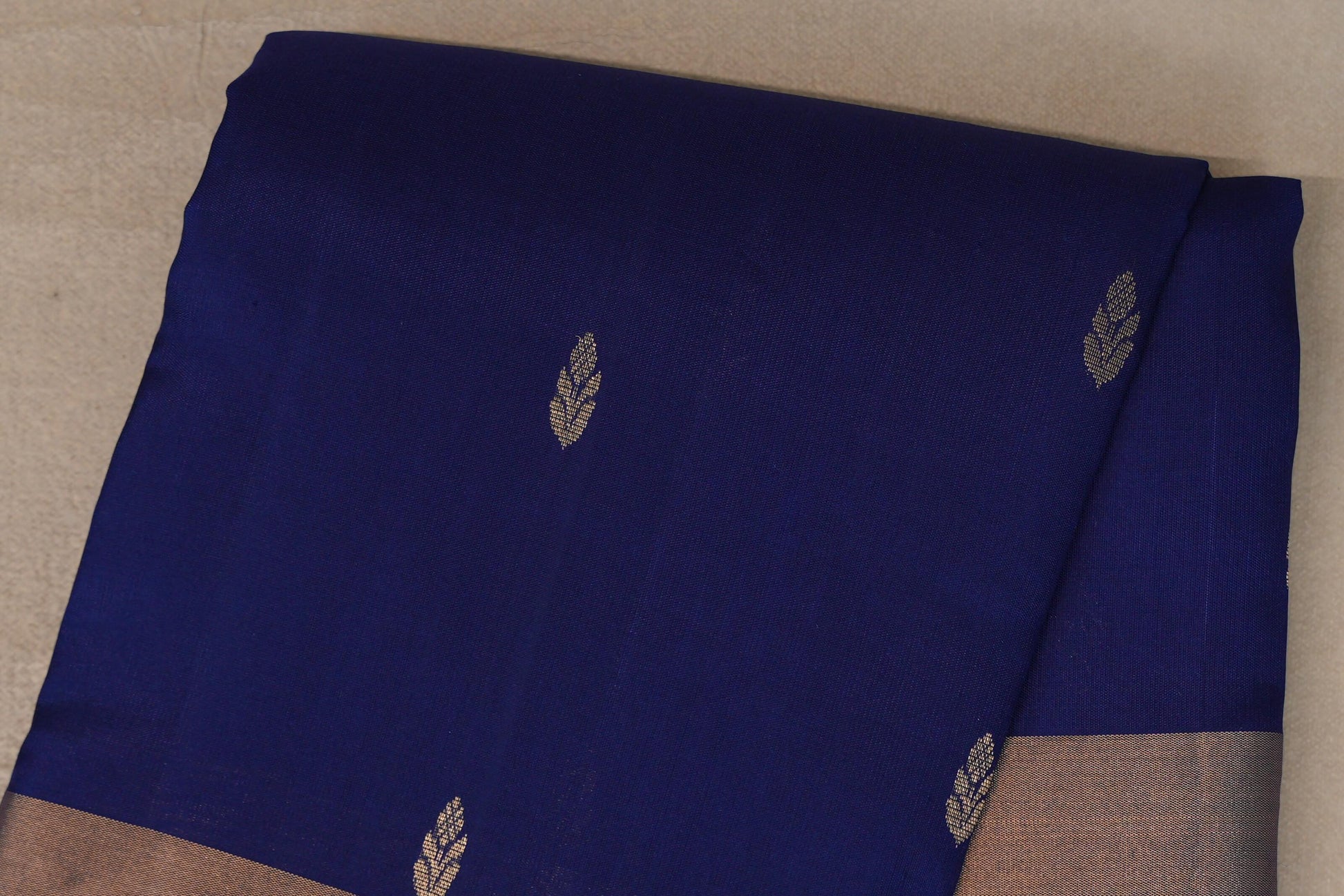 Deep Blue Light Weight Kanchipuram Silk Saree body zoom