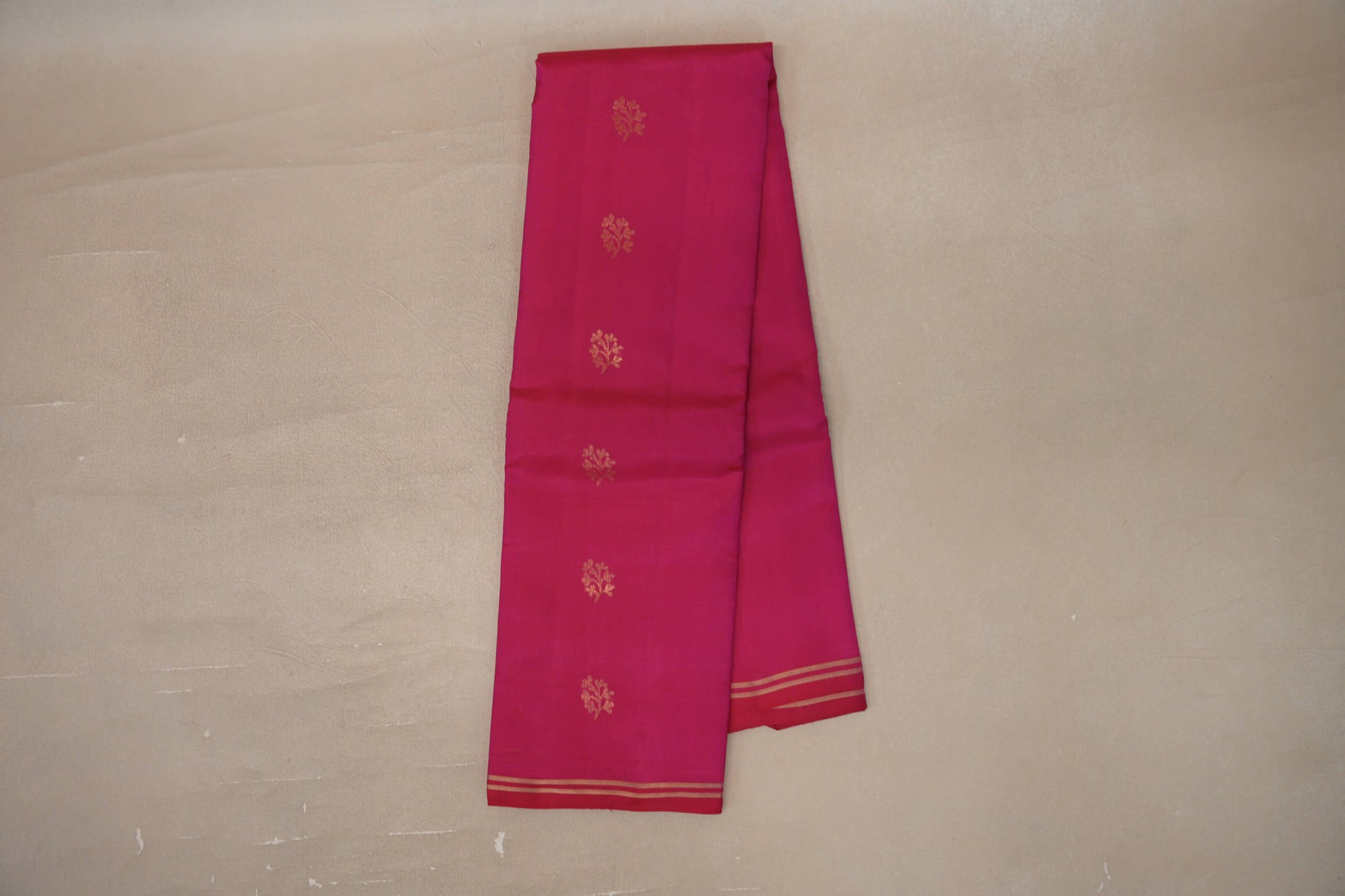 Bright Pink Light Weight Kanchipuram Silk Saree online