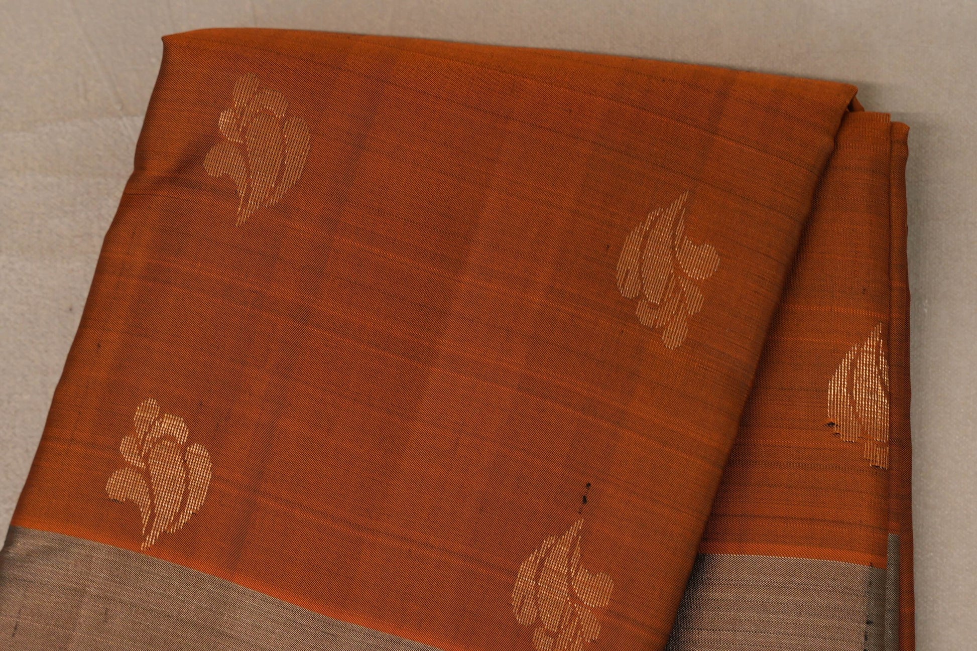 Bright Orange Light Weight Kanchipuram Silk Saree body zoom