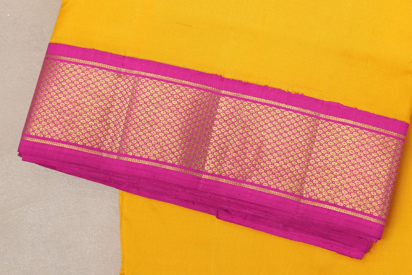 lemon yellow  Ten Yards Silk Saree  border zoom