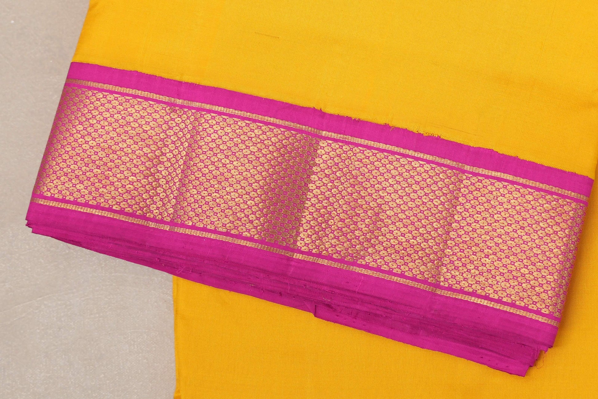 lemon yellow  Ten Yards Silk Saree  border zoom