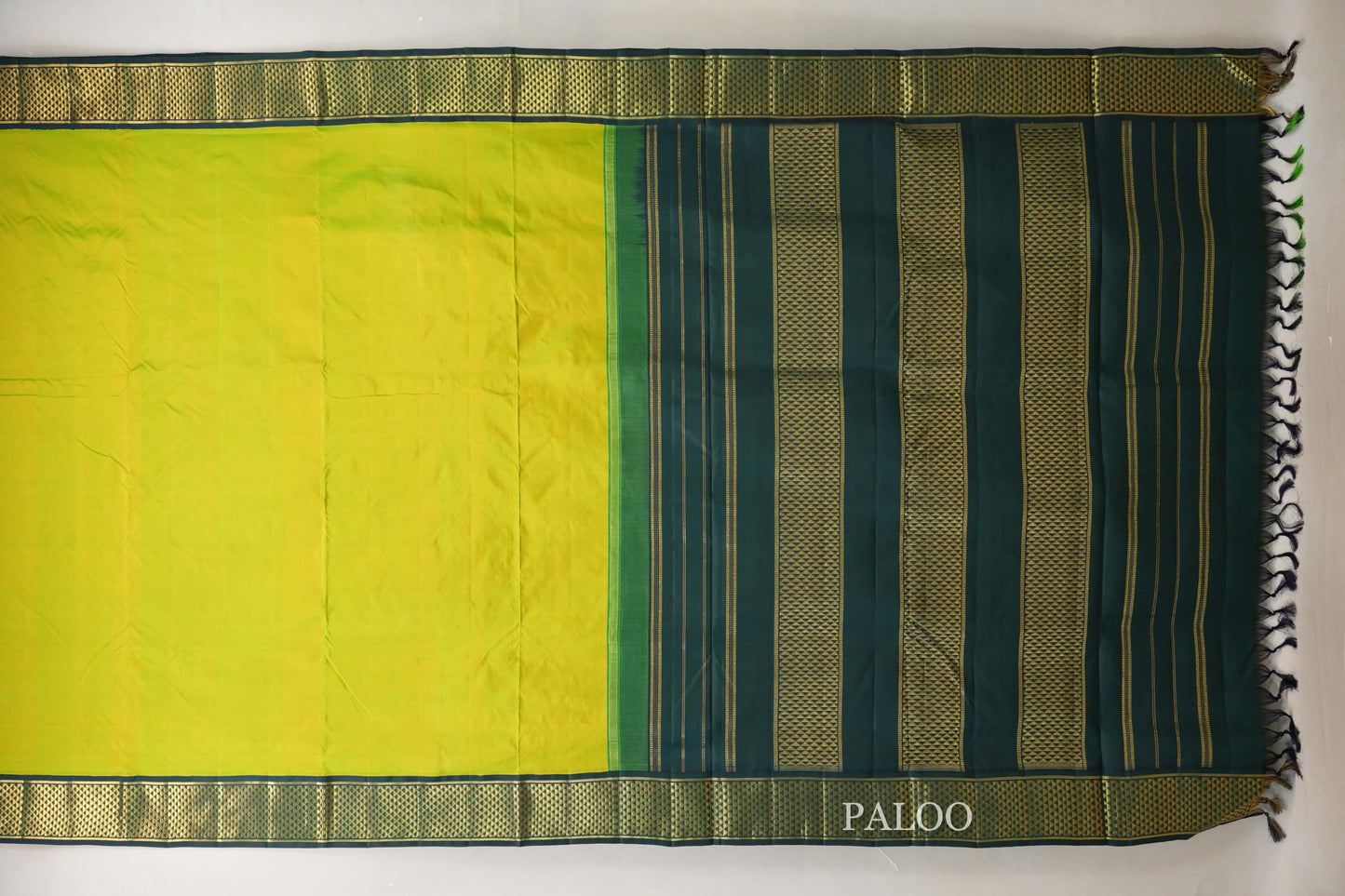 Fluorescent Green Ten Yards Silk Saree paloo