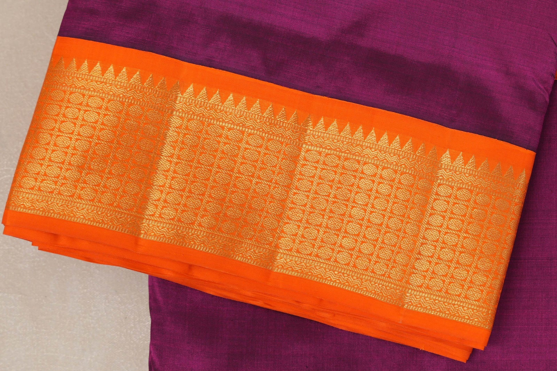 Magenta with Orange Borders Ten Yards Silk Saree border