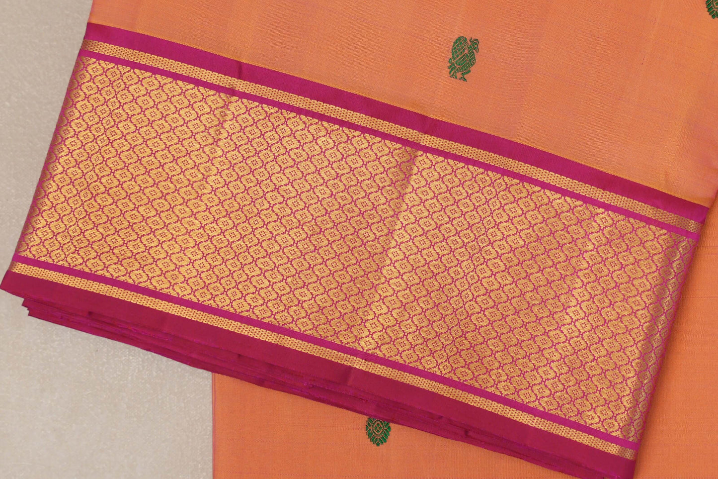 Peach Ten Yards Silk Sareeborder zoom