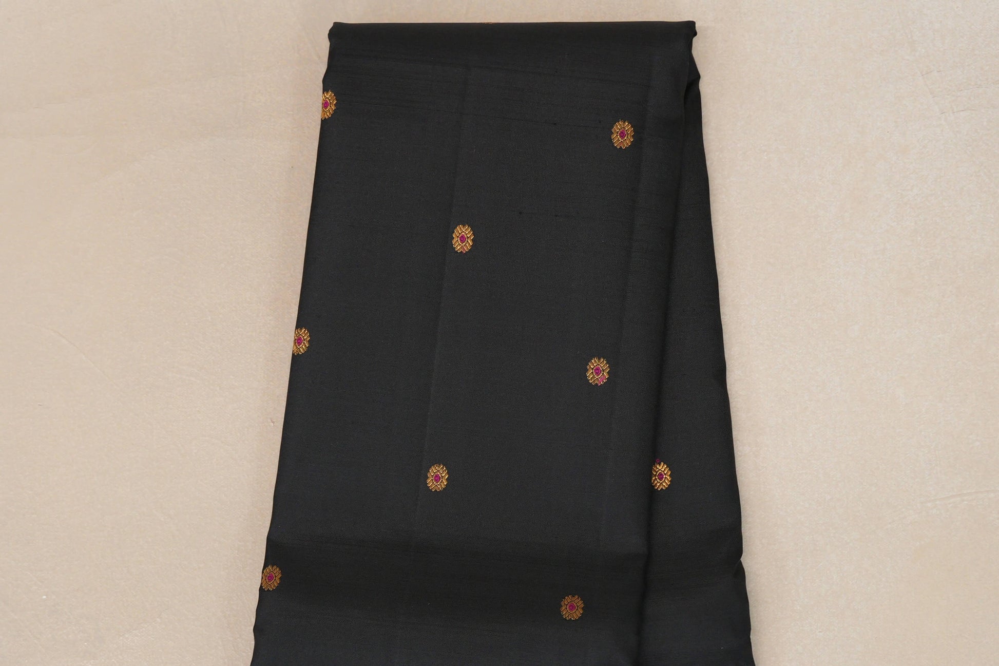 Black Vintage Kanjivaram Silk Saree body zoom