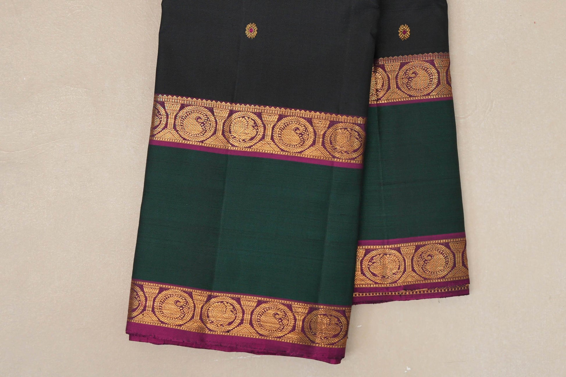Black Vintage Kanjivaram Silk Saree border zoom