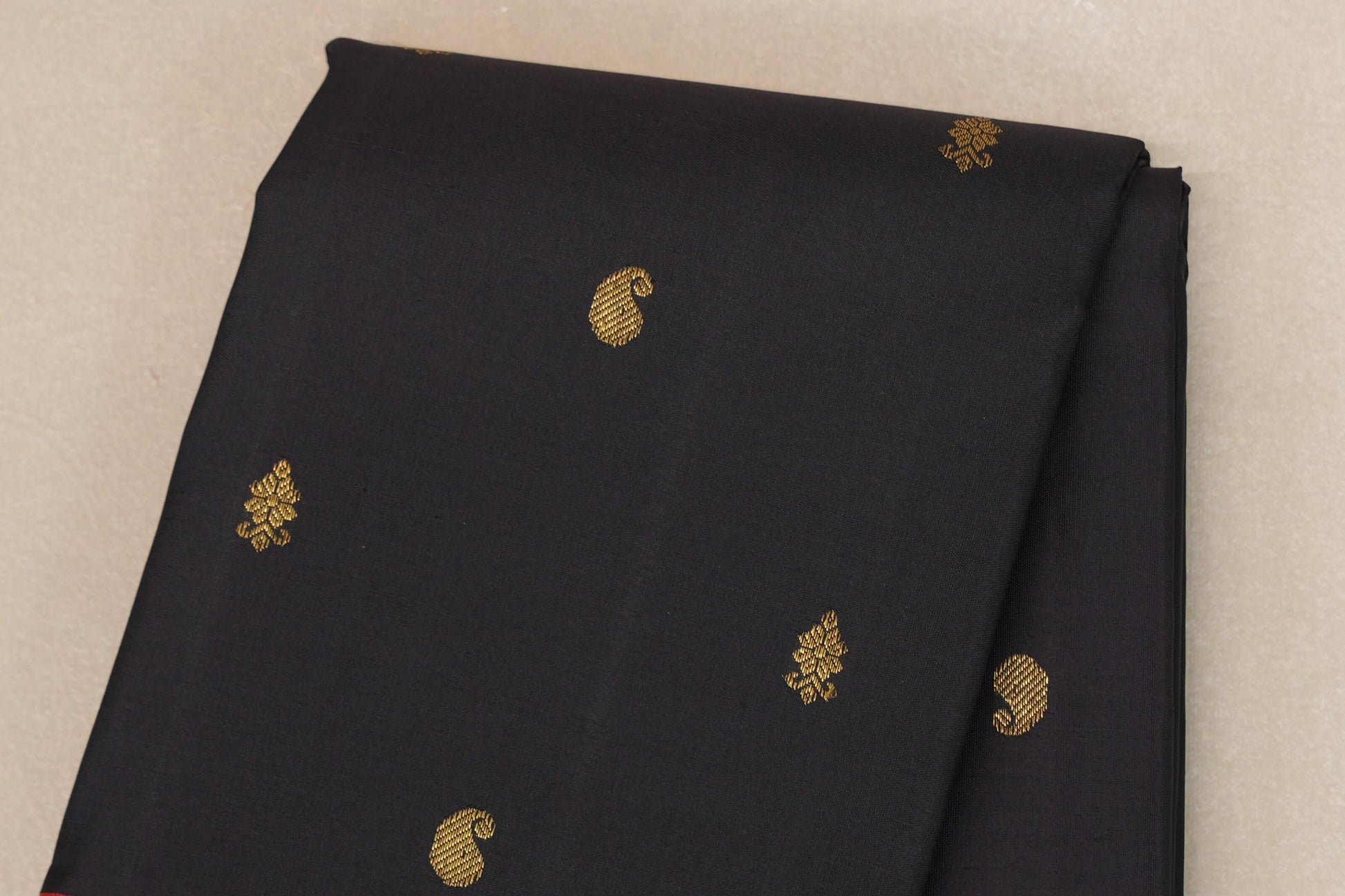 Black Vintage Kanjivaram Silk Saree body zoom
