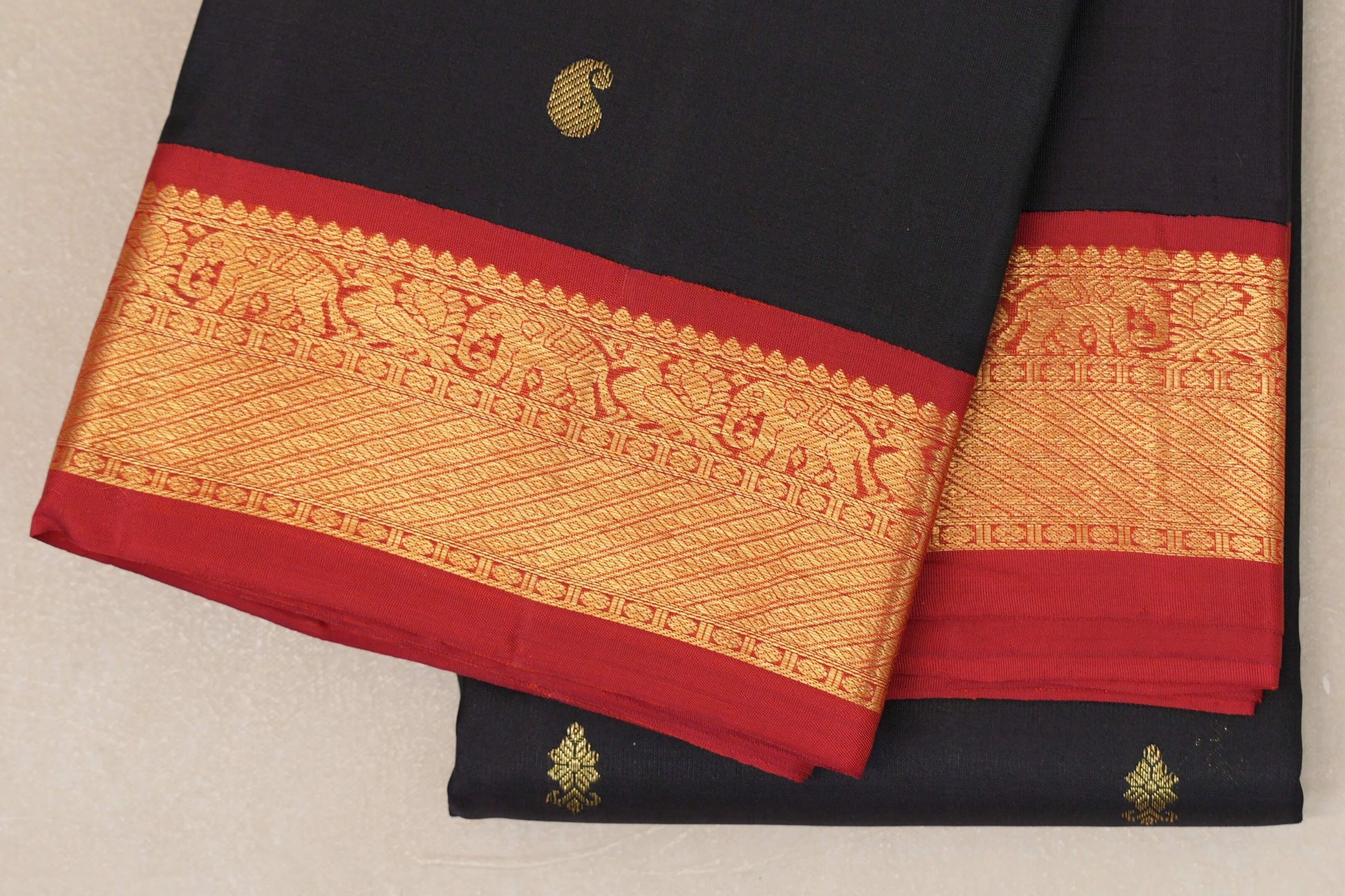Black Vintage Kanjivaram Silk Saree border zoom