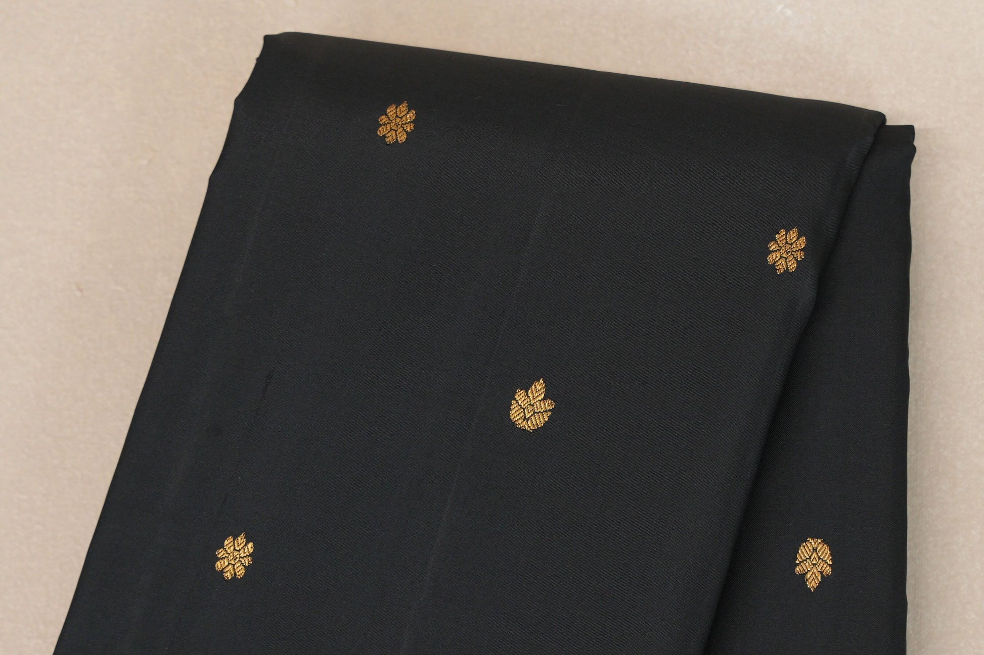 Black Vintage Kanjivaram Silk Saree border zoom