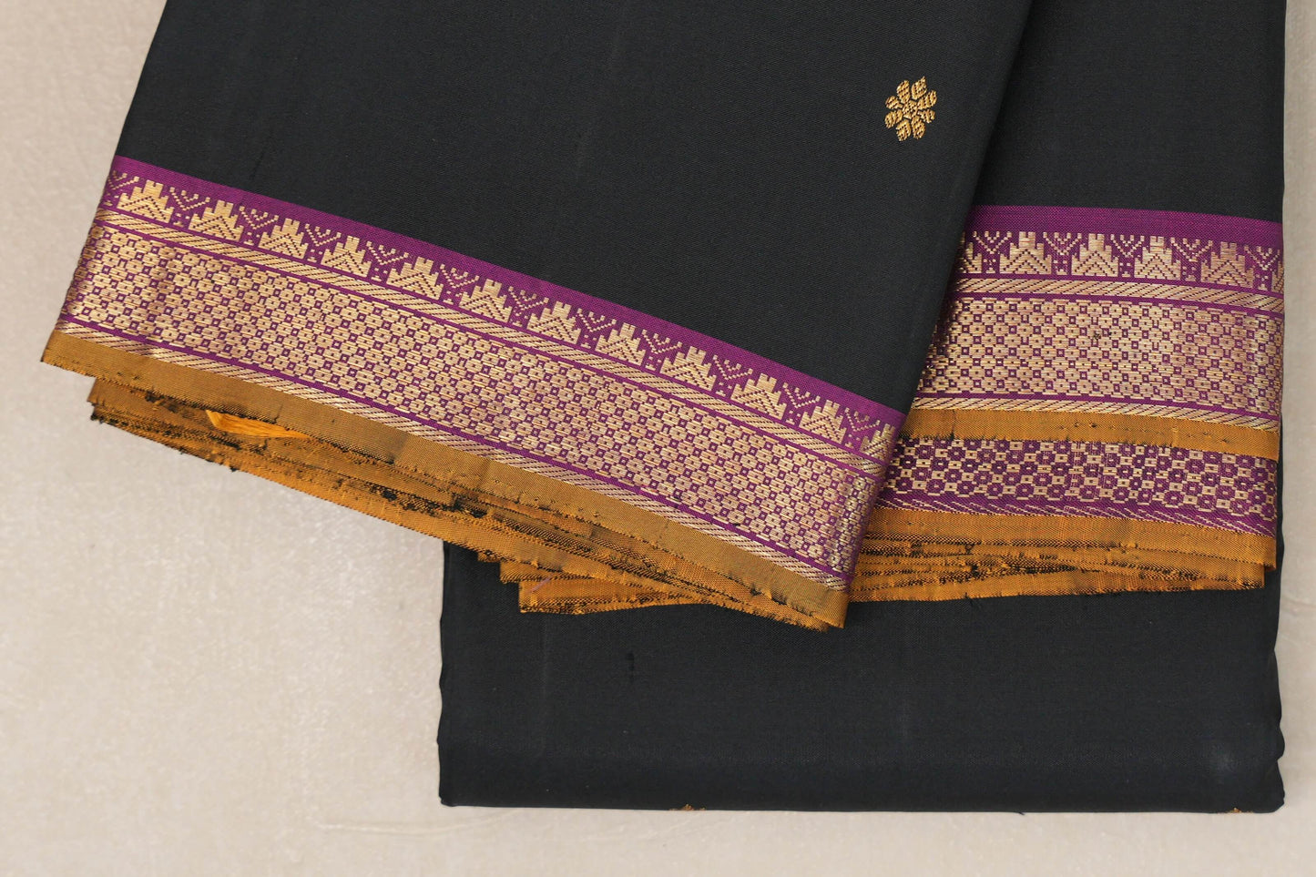 Black Vintage Kanjivaram Silk Saree border zoom