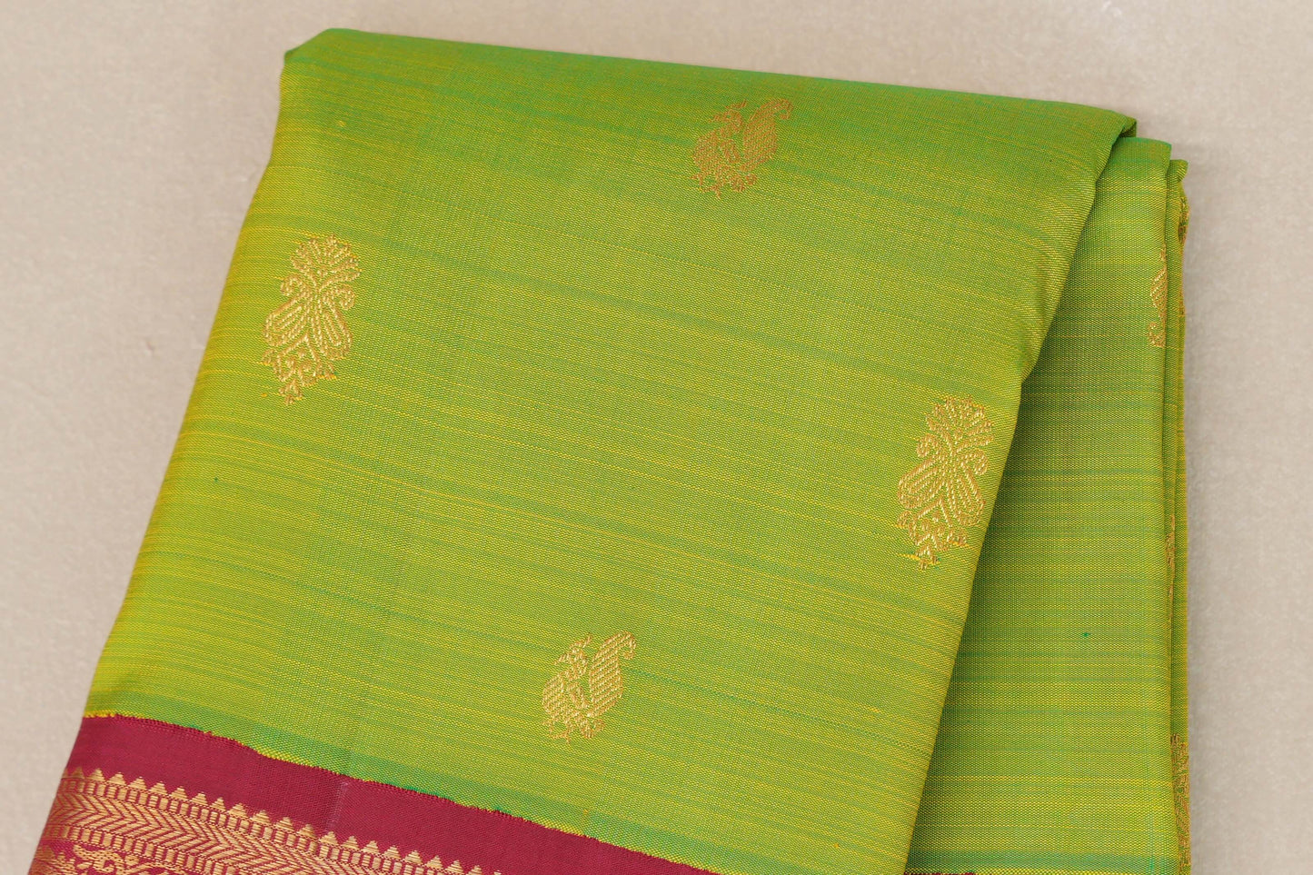 Dual Tone Green and Yellow with Deep Red Borders Vintage Kanjivaram Silk Saree body zoom