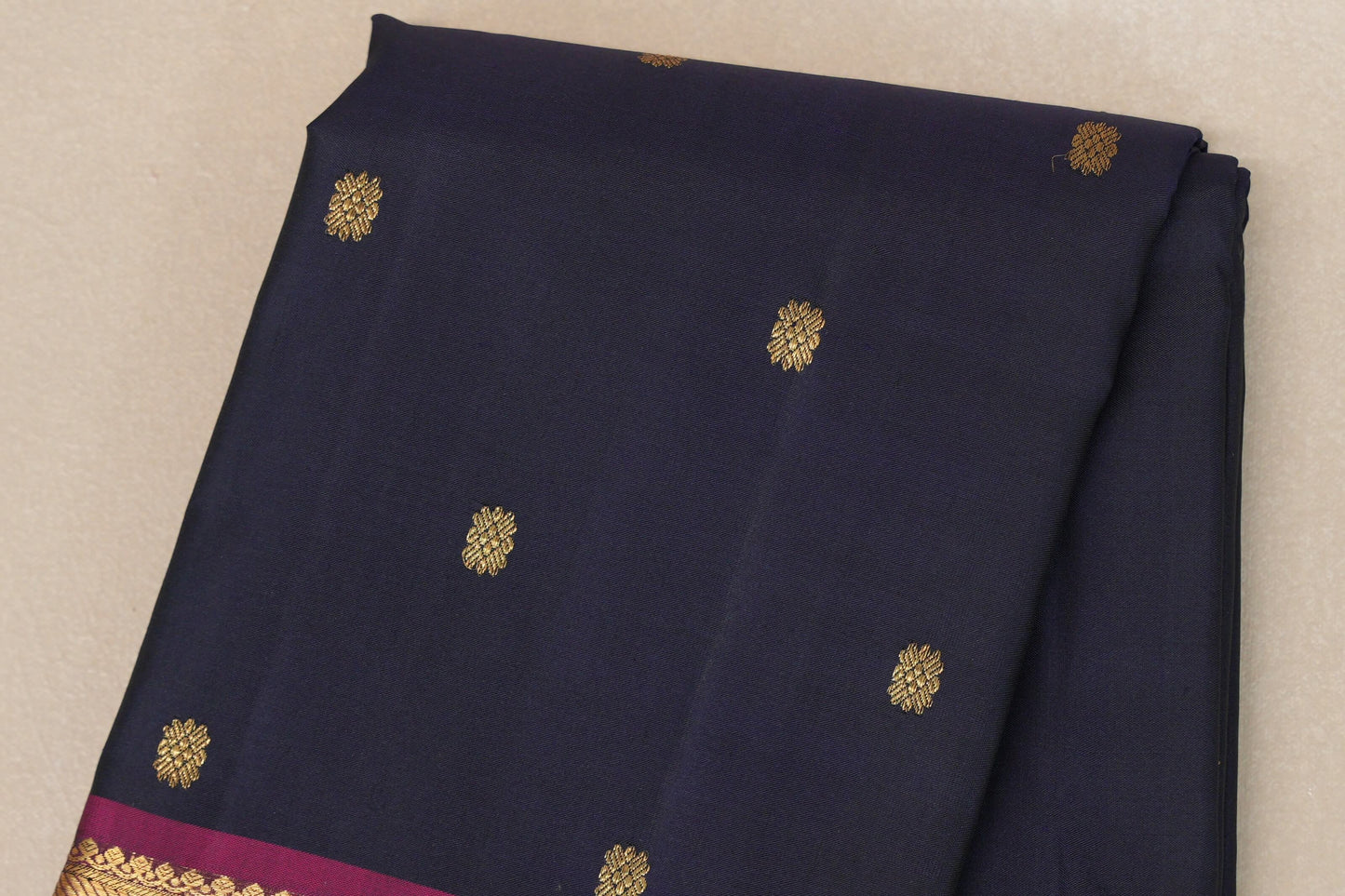 Rust Orange Vintage Kanjivaram Silk Saree body zoom